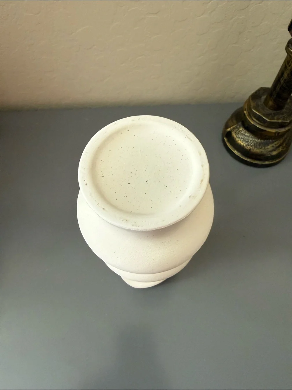 Minimalist Cream Sculptural Vase - Unbranded